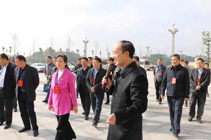 自貢衡中市區縣政協人資環委蒞臨我校視察